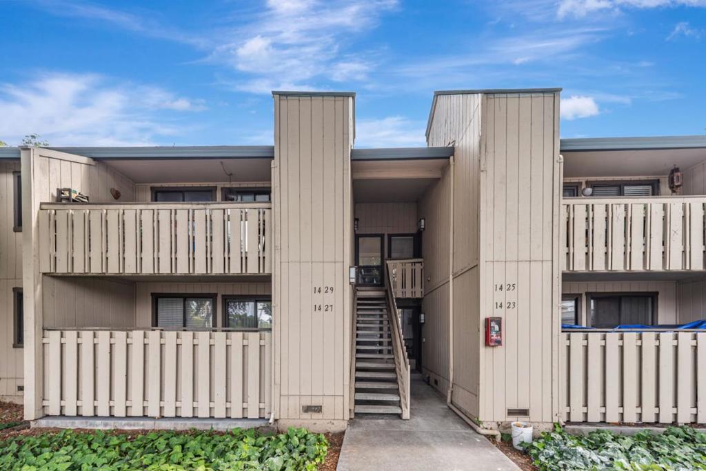 1427 Alma Loop