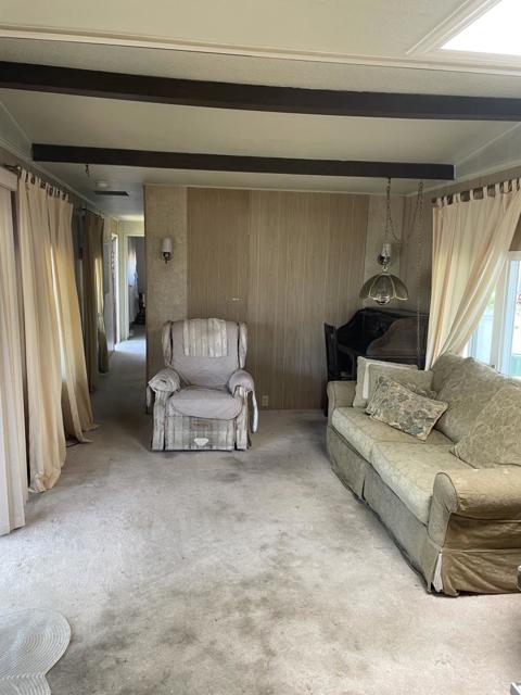 1099 38th Avenue, Santa Cruz CA: https://media.crmls.org/mediaz/85798524-e7e7-41d9-923c-d98c6ca98c2f.jpg