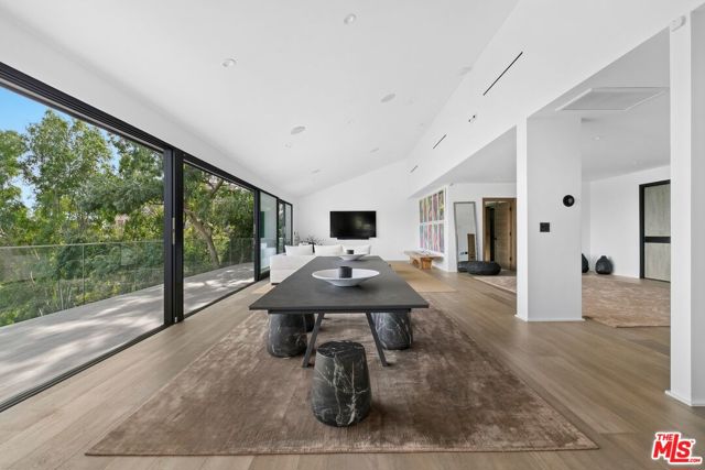 11010 Chalon Road, Los Angeles CA: https://media.crmls.org/mediaz/8579fc08-5d34-47d5-9937-ef0f71cf16f8.jpg