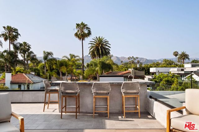 816 N Stanley Avenue, Los Angeles CA: https://media.crmls.org/mediaz/857a4b45-2de4-4fdb-9545-fdb6cf429f83.jpg