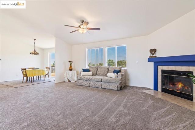 2325 Taylor Rd, Bethel Island CA: https://media.crmls.org/mediaz/857a952b-49b4-4633-9972-37252bbf9982.jpg
