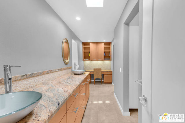 1211 Tamarisk West Street, Rancho Mirage CA: https://media.crmls.org/mediaz/857a9bf0-8105-446d-9307-b6a25f00f707.jpg