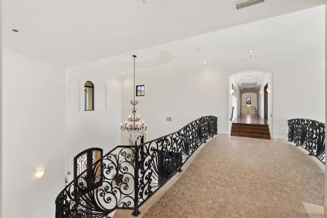18233 Via Ambiente, Rancho Santa Fe CA: https://media.crmls.org/mediaz/857c342d-9377-4eaf-88fa-fdb645704d26.jpg