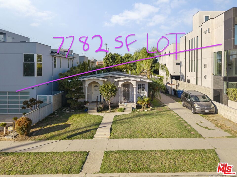 Multifamily at 2049 Purdue Avenue