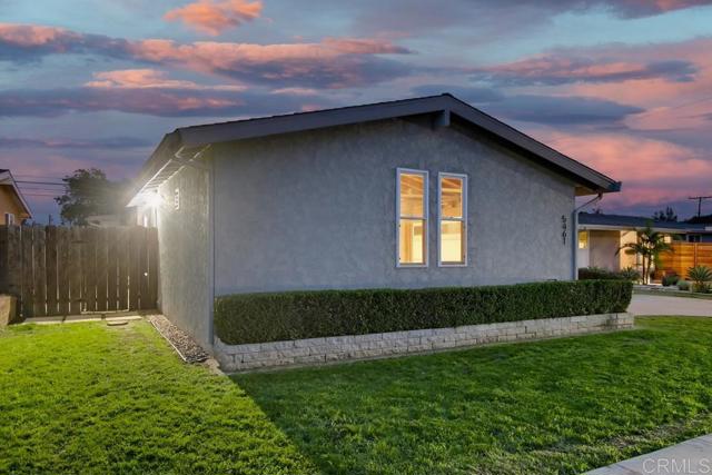 Detail Gallery Image 3 of 60 For 5461 Brunswick Ave, San Diego,  CA 92120 - 3 Beds | 2 Baths