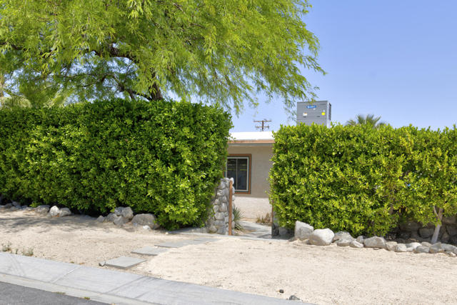 68286 Grandview Avenue, Cathedral City CA: https://media.crmls.org/mediaz/857f2e36-e89a-44cb-ac08-ba5ff7f377a1.jpg