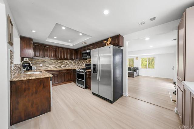 Detail Gallery Image 7 of 45 For 1661 Grove Road, El Cajon,  CA 92020 - 3 Beds | 2 Baths