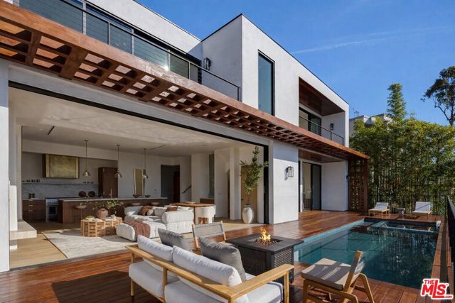 1525 Marlay Drive, Los Angeles CA: https://media.crmls.org/mediaz/85802f3f-2363-40fa-92d6-913454d91f26.jpg