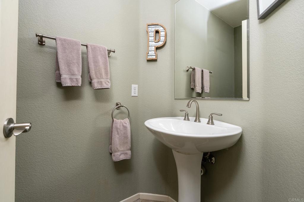https://media.crmls.org/mediaz/85808506-6f29-4955-aa58-fb3b3e38ccc4.jpg?preset=X-Large