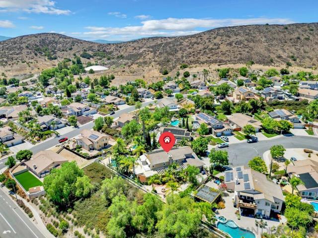 10496 Chaparral Dr, Santee CA: https://media.crmls.org/mediaz/85808bf7-f3c1-4ed7-9d0c-9e40e926f46f.jpg