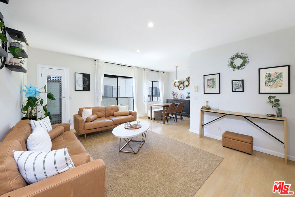 6250 Fulton Avenue #205