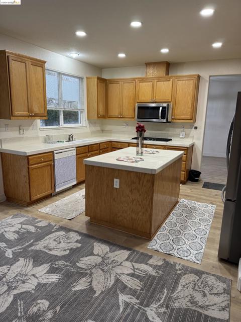 Image 18 of 52 For 6237 Ravenna Way