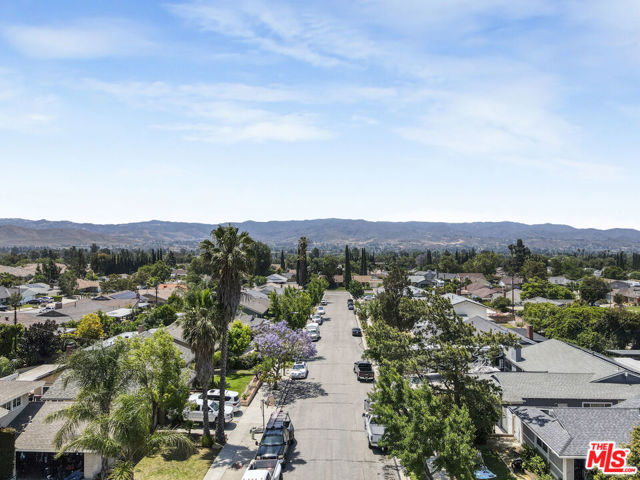 2735 Beth Place, Simi Valley CA: https://media.crmls.org/mediaz/8582a1ac-d567-4e34-a346-e8e0102b9588.jpg