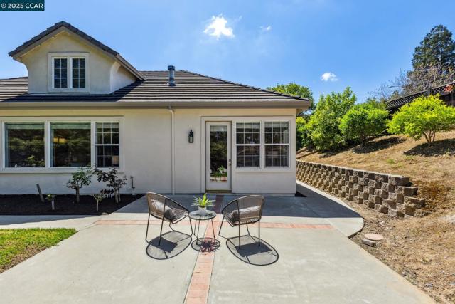 4280 Marietta Ct, Concord CA: https://media.crmls.org/mediaz/85832a08-3903-4e58-aaf3-6f32523e3aa1.jpg