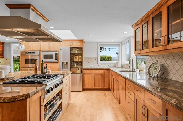 3609 Monte Real, Escondido CA: https://media.crmls.org/mediaz/85834d6e-84f5-41e1-98b3-2c5af1b42283.jpg