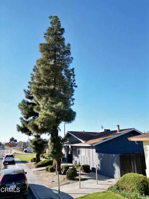 3840 White Lane, Bakersfield CA: https://media.crmls.org/mediaz/85838e3a-cdca-4016-a480-196232aa4db6.jpg