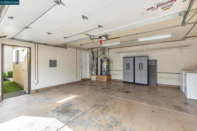 102 Northcreek Cir, Walnut Creek CA: https://media.crmls.org/mediaz/8584d10a-756c-4fe3-bce4-59a328736b36.jpg