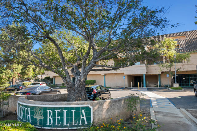 2716 Borchard Road, Newbury Park CA: https://media.crmls.org/mediaz/8584d9a4-7430-42be-a86d-b766eef7f9b8.jpg