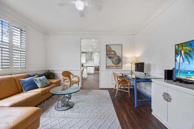 380 S Orange Grove Boulevard, Pasadena CA: https://media.crmls.org/mediaz/8586a3a2-c735-4354-95d7-46e8a3f9863b.jpg