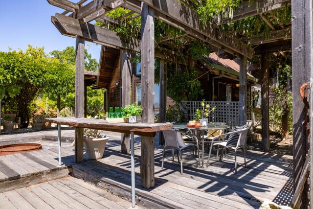 994 Laurel Grove Drive, Soquel CA: https://media.crmls.org/mediaz/8586f9bc-cb20-4c5b-b5e0-0ea97af6220c.jpg