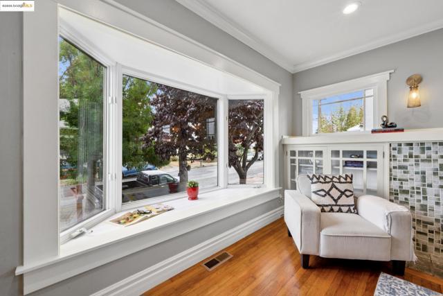1193 64Th St, Oakland CA: https://media.crmls.org/mediaz/8586ffd8-f417-49ad-9a31-dc14bbec11fa.jpg