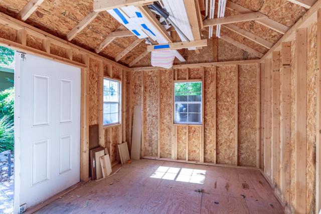 Image 34 of 65 For 14725 Live Oak Lane