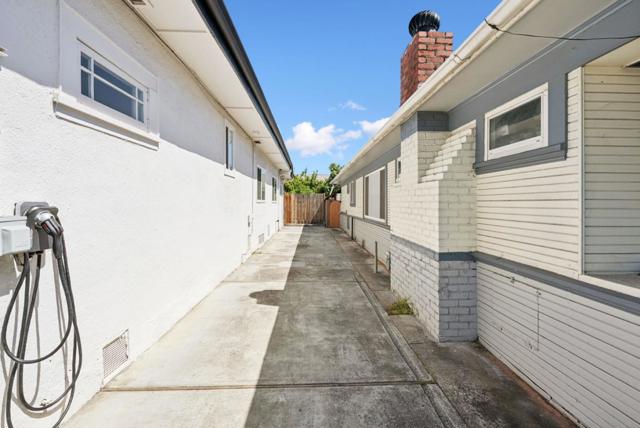 114 Hollywood Avenue, San Jose CA: https://media.crmls.org/mediaz/85879857-a4d3-4477-b3e7-823e696baba4.jpg