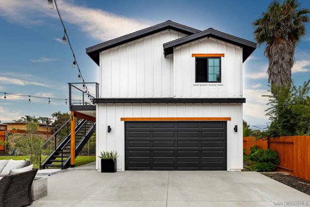 2146 Foster St, Oceanside CA: https://media.crmls.org/mediaz/858862ed-e777-423e-bfd0-d3d49ffd9ef2.jpg