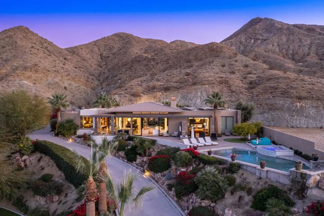 15 Buena Vista Court, Rancho Mirage CA: https://media.crmls.org/mediaz/858906b5-30ef-43eb-9993-49518f6fb045.jpg