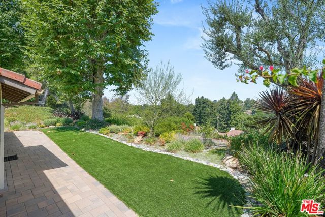 2654 Basil Lane, Los Angeles CA: https://media.crmls.org/mediaz/858924cb-77ba-49bb-8ff9-72d7f309a1d9.jpg