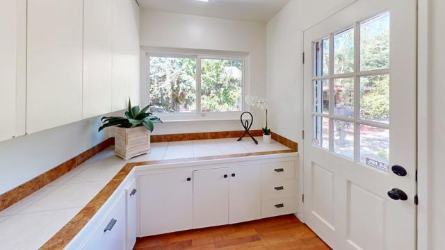 2123 Edgewood Road, Redwood City CA: https://media.crmls.org/mediaz/85895f5a-df0c-472a-893d-706ce6c9aae8.jpg