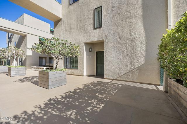 Detail Gallery Image 3 of 24 For 484 S Euclid #107,  Pasadena,  CA 91101 - 3 Beds | 2/1 Baths
