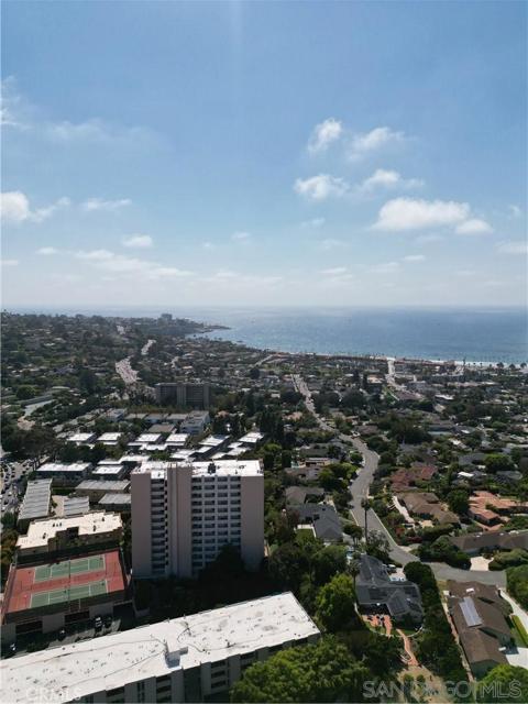 Image 17 of 18 For 2630 Torrey Pines Rd  E24