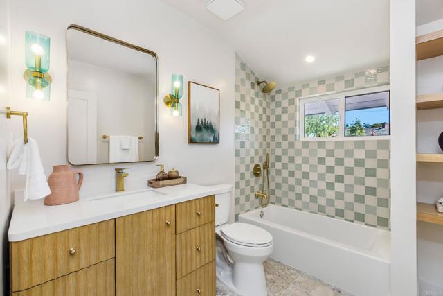 Detail Gallery Image 21 of 28 For 5511 S Corning Ave, Ladera Heights,  CA 90056 - 3 Beds | 2/1 Baths