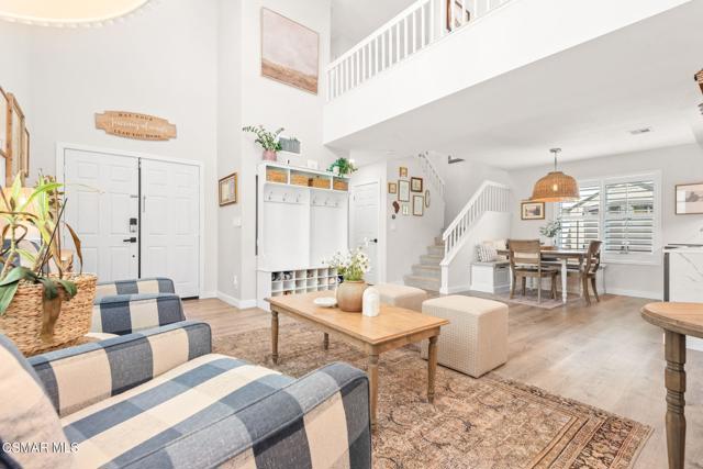 2758 Briarpatch Drive, Simi Valley CA: https://media.crmls.org/mediaz/858b4060-6aca-4d81-8482-24460528ef15.jpg