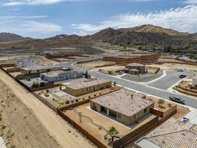 8680 Monument View Drive, Yucca Valley CA: https://media.crmls.org/mediaz/858b5108-196b-425c-ae54-7b3bbe273b4c.jpg