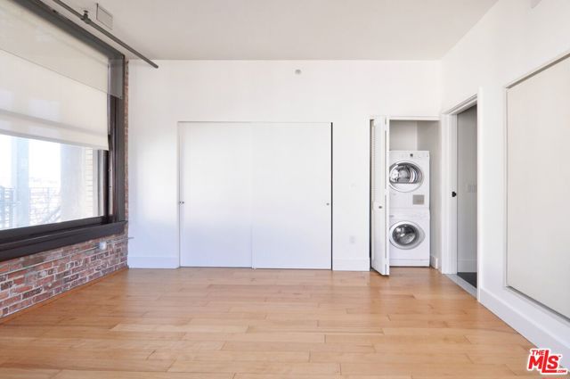 460 S Spring Street, Los Angeles CA: https://media.crmls.org/mediaz/858b8f19-b35c-446c-a0f8-430940c9142b.jpg