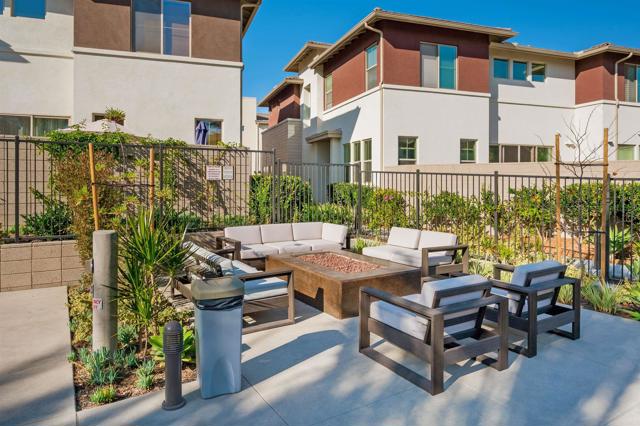 Detail Gallery Image 13 of 20 For 2004 Quartet Loop Unit 1, Chula Vista,  CA 91915 - 4 Beds | 2/1 Baths