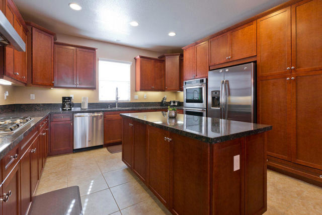 462 Via De La Paz, Palm Desert CA: https://media.crmls.org/mediaz/858bbb8f-40a5-44cd-ac10-5994422f8b63.jpg