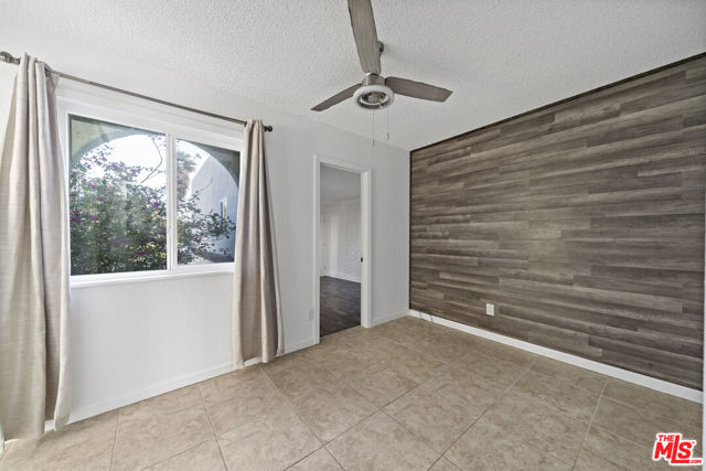 3293 N Mica Drive, Palm Springs CA: https://media.crmls.org/mediaz/858bc84f-033c-4a8e-9430-e946d585d371.jpg