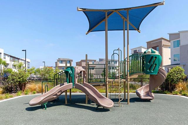 Detail Gallery Image 30 of 34 For 2080 Tango Loop #1,  Chula Vista,  CA 91915 - 4 Beds | 2/1 Baths