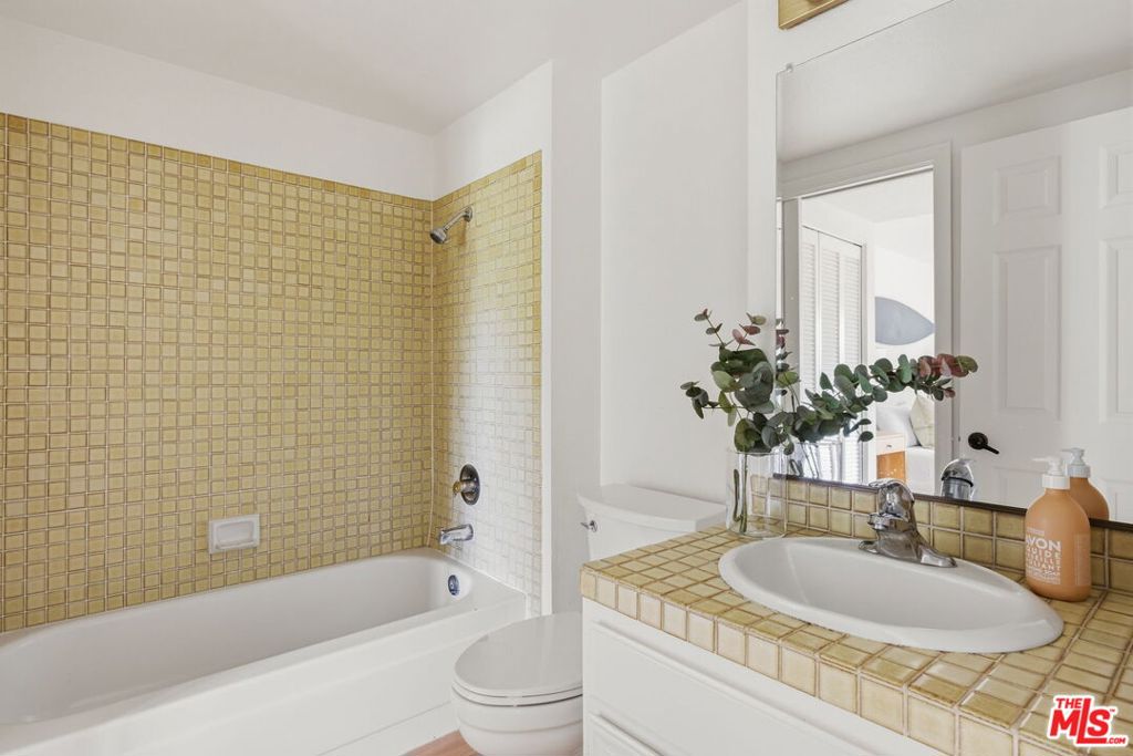 2120 Coast Highway - photo 15