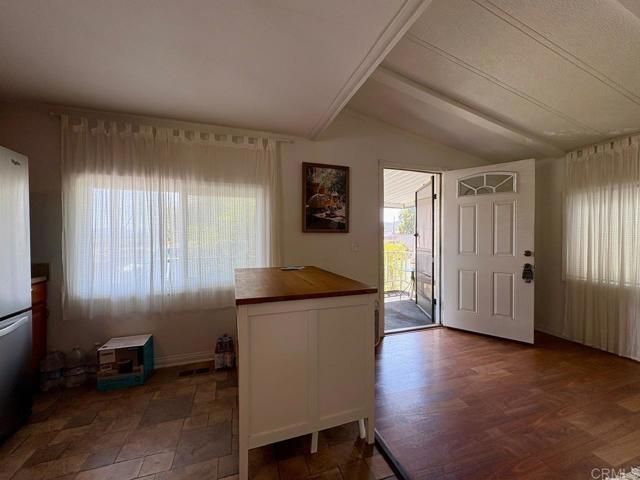 Detail Gallery Image 5 of 22 For 7908 Rancho Fanita Dr #23,  Santee,  CA 92071 - 2 Beds | 1 Baths