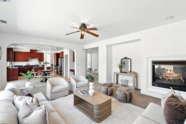 3909 Danbury Way, Fairfield CA: https://media.crmls.org/mediaz/858cb8ae-0103-4bf4-81cc-e51c3a43fe10.jpg
