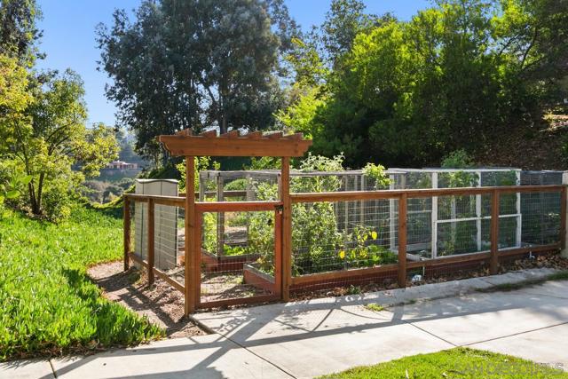 4186 Camino Islay, San Diego CA: https://media.crmls.org/mediaz/858ccc2f-53e6-45e8-b6d7-55c63a765dd6.jpg