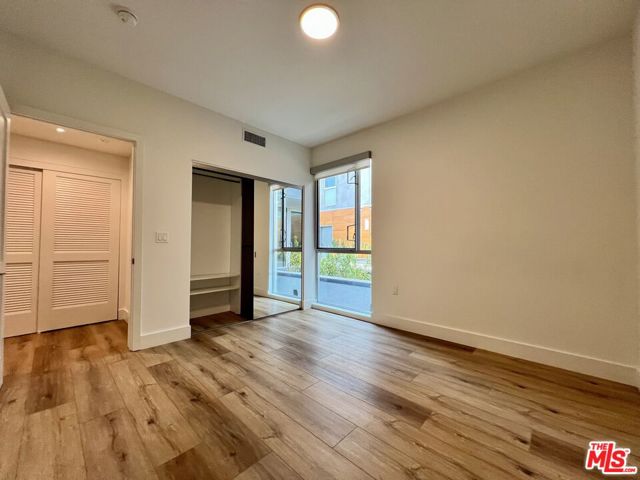 5801 Camerford Avenue, Los Angeles CA: https://media.crmls.org/mediaz/858d3fbc-ad68-4463-9569-0fffc9b1fe36.jpg