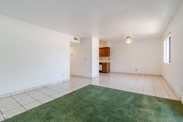 150 Majestic Court, Moorpark CA: https://media.crmls.org/mediaz/858d561b-d5cb-4391-b920-f5a5a1053ce9.jpg