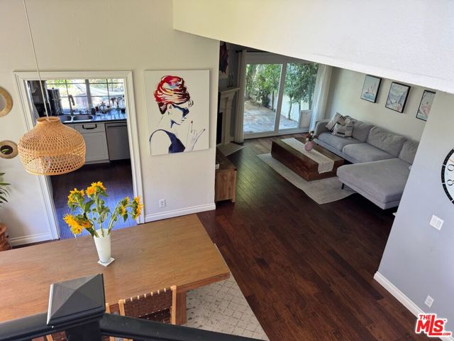 31007 Minute Man Way, Westlake Village CA: https://media.crmls.org/mediaz/858e5937-0ce3-47c1-8589-2d5a0a1af046.jpg
