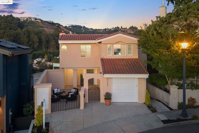 5668 Buena Vista Ave, Oakland CA: https://media.crmls.org/mediaz/858e8ec2-0f1d-4c83-a292-6fef9b27c473.jpg
