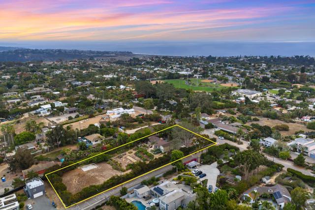 1567 Crest Drive, Encinitas CA: https://media.crmls.org/mediaz/858f5f1e-0ba7-4ff8-82c0-bee61dc23a3b.jpg